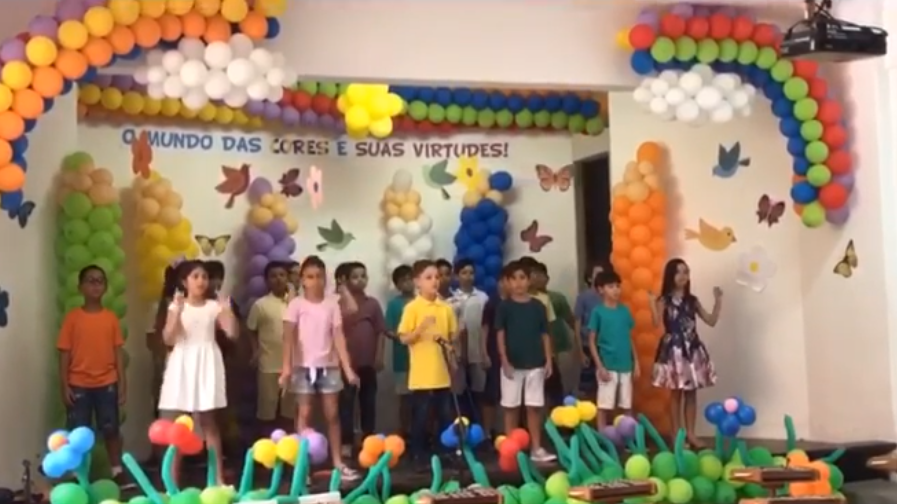 A turma do 3º ano em… O mundo das cores e suas virtudes